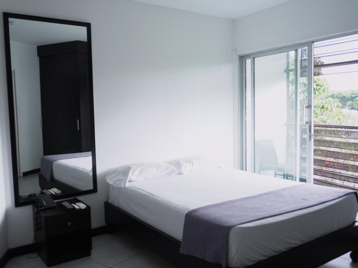 Ayenda 1406 Depeapan Otel Cali Dış mekan fotoğraf
